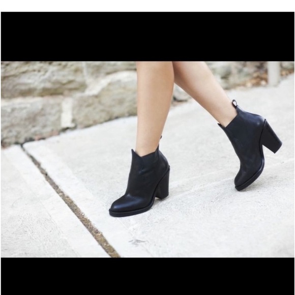 Acne Studios Star Leather Ankle Booties - Picture 6 of 17